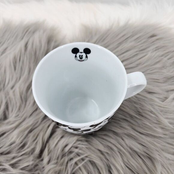 Disney Mickey Mouse Mug Collectible Coffee Tea Cup Excellent Condition - Picture 2 of 3